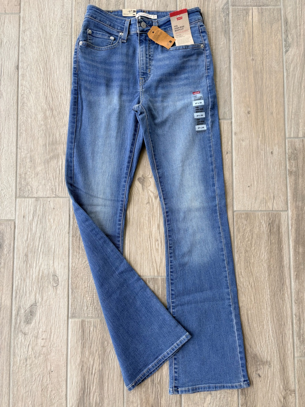 Levi's 725 High Rise Bootcut Jeans Women's Med. Wash Stretch Denim 27 x 32 NWT